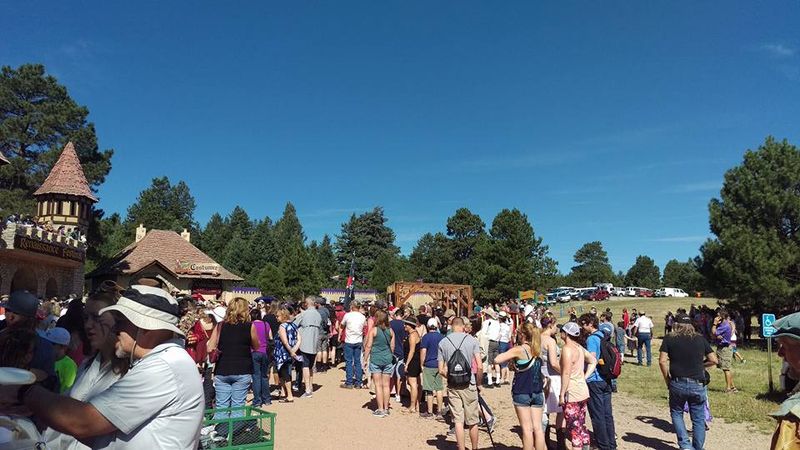 Crowd gathered at the entrance to the Colorado Medieval Festival